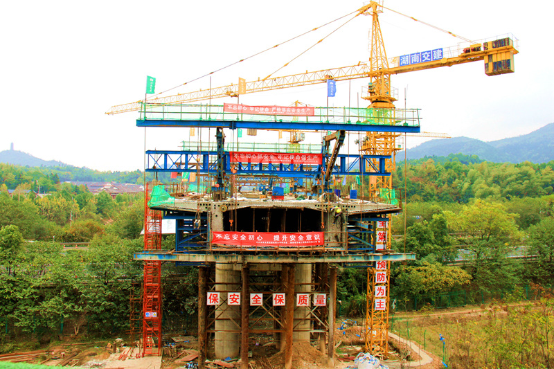 湘潭市委書記、市人大常委會主任曹炯芳蒞臨湘潭市岳塘區(qū)X157道路提質改造工程項目現(xiàn)場調研辦公