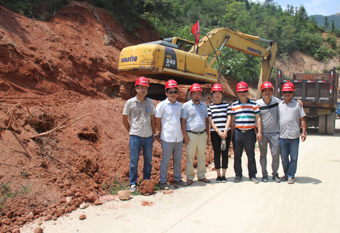 熱烈祝賀炎陵縣S347石潮至壟下公路改建工程項(xiàng)目路基工程開(kāi)工