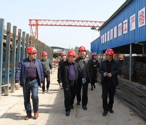 炎陵縣交通運輸局領導來我司考察益婁高速公路第十一合同段項目部安全生產(chǎn)標準化施工